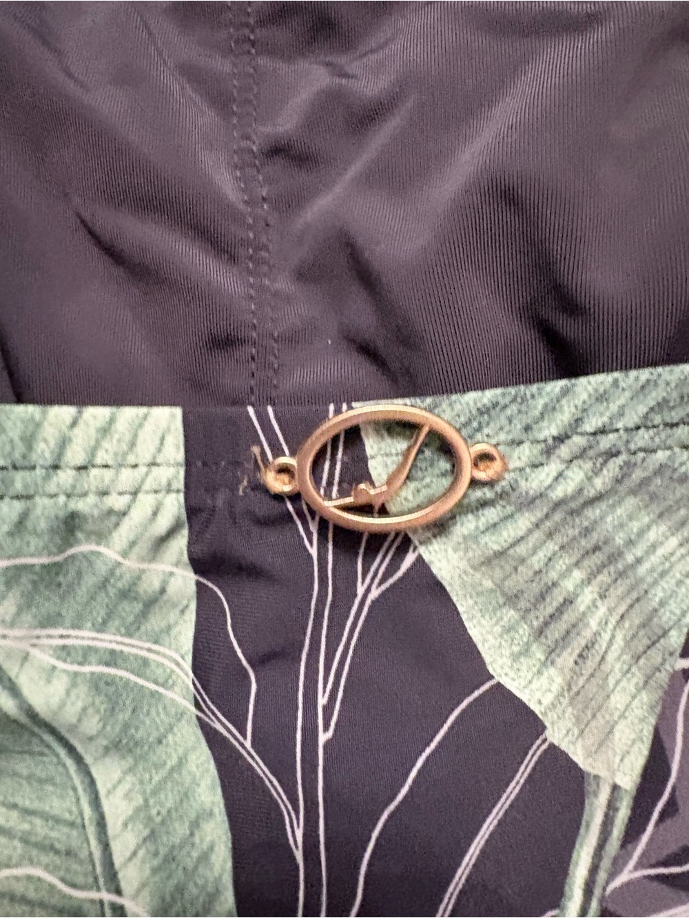 Jantzen Green and Black Tropical Leaf tankini TOP ONLY - Picture 5 of 8